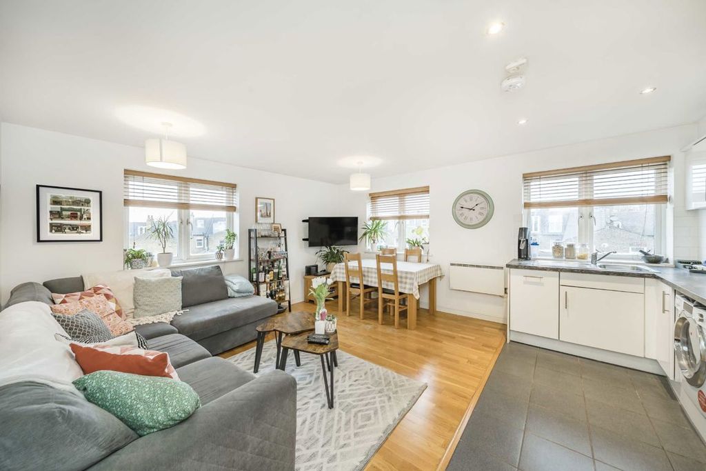 Property photo 1 of 6