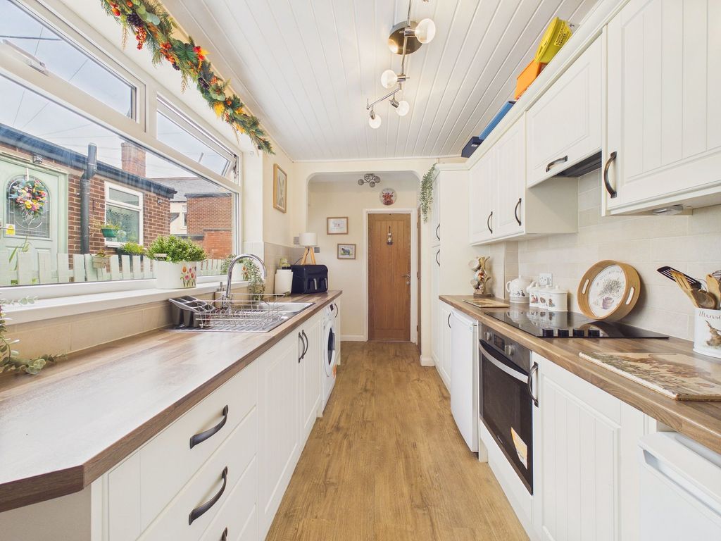 Property photo 2 of 15 Kitchen