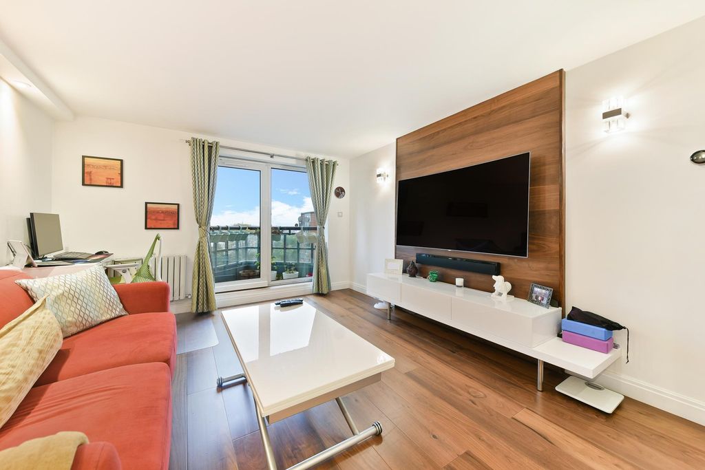 Property photo 1 of 6