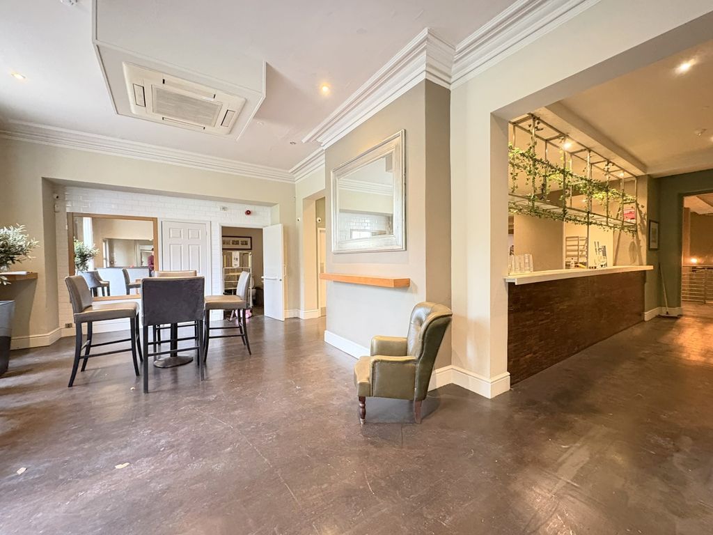 Property photo 2 of 27 Photo 10