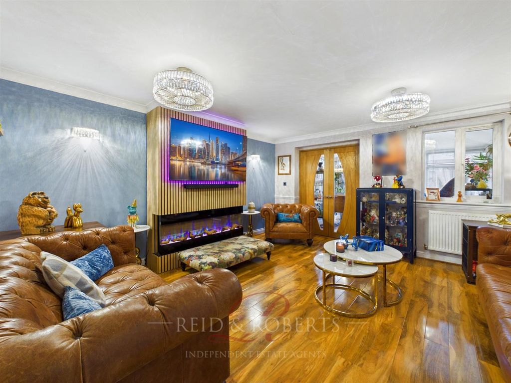 Property photo 3 of 46 Cam03999G0-Pr0252-Still026.Jpg
