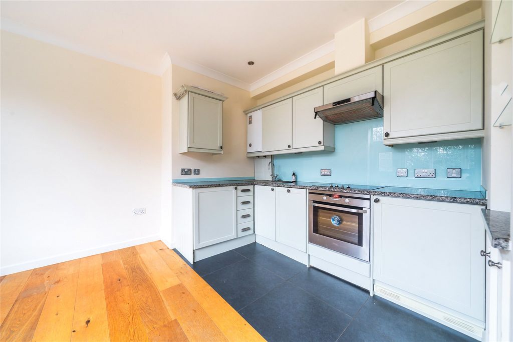 Property photo 3 of 14 Picture No. 06