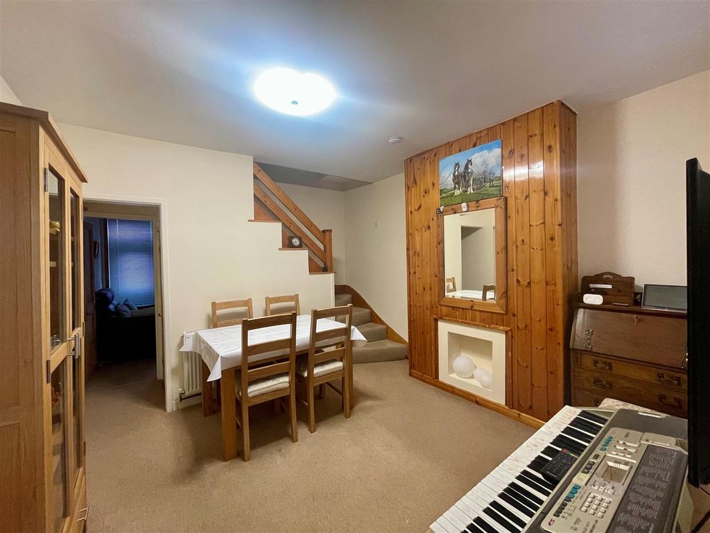 Property photo 3 of 13 Dining Room