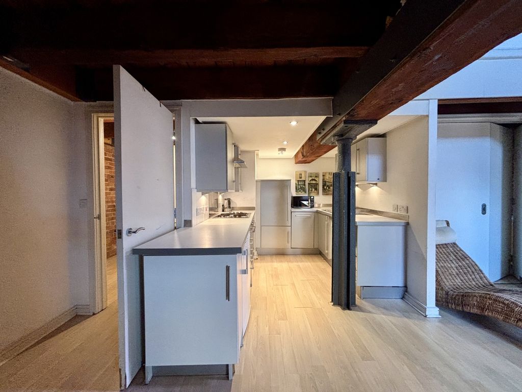 Property photo 2 of 16 Image00011