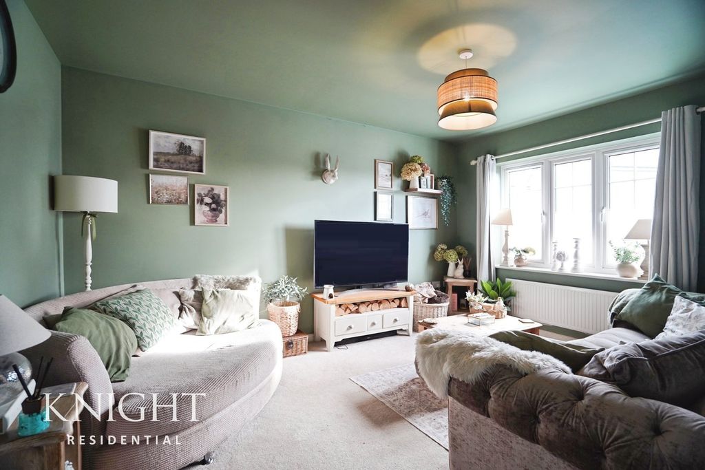 Property photo 2 of 24