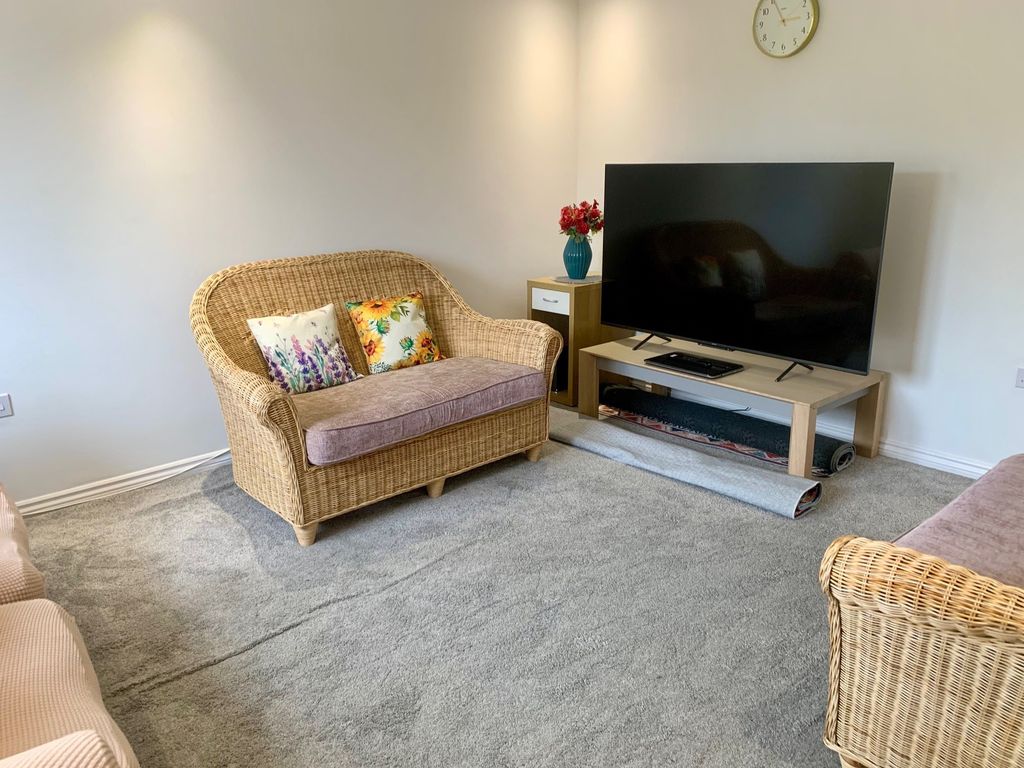 Property photo 3 of 11