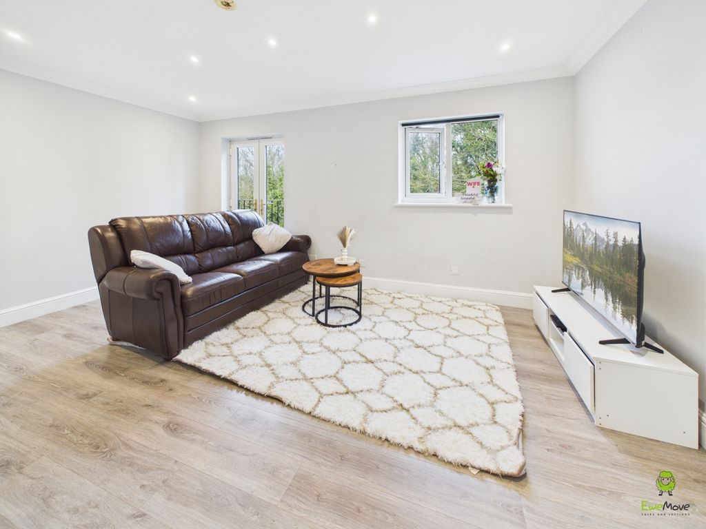 Property photo 3 of 7 Presented By Clinton At Ewemove Bexleyheath And D