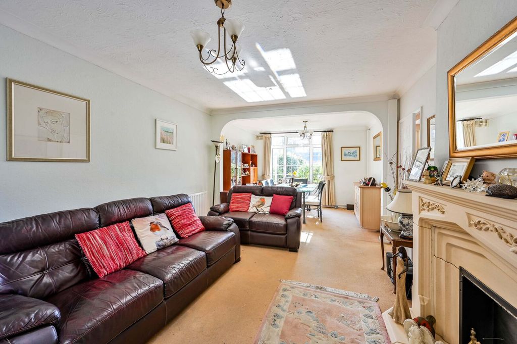 Property photo 2 of 19
