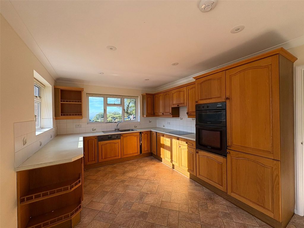 Property photo 2 of 15 Picture No. 04