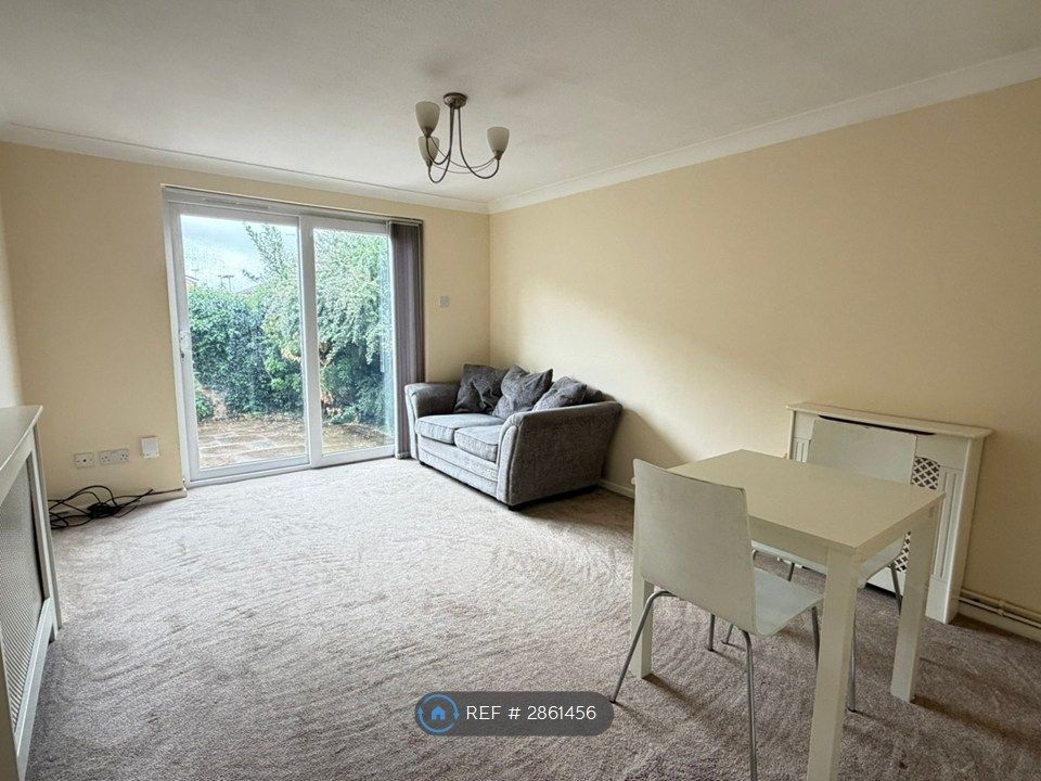 Property photo 3 of 12
