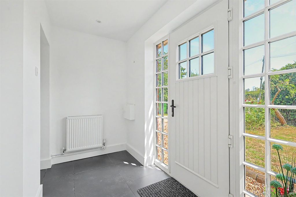 Property photo 3 of 24