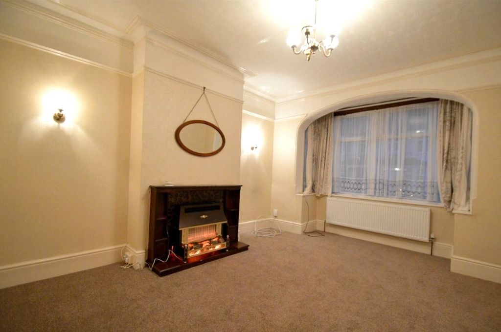 Property photo 3 of 8 Picture No. 04