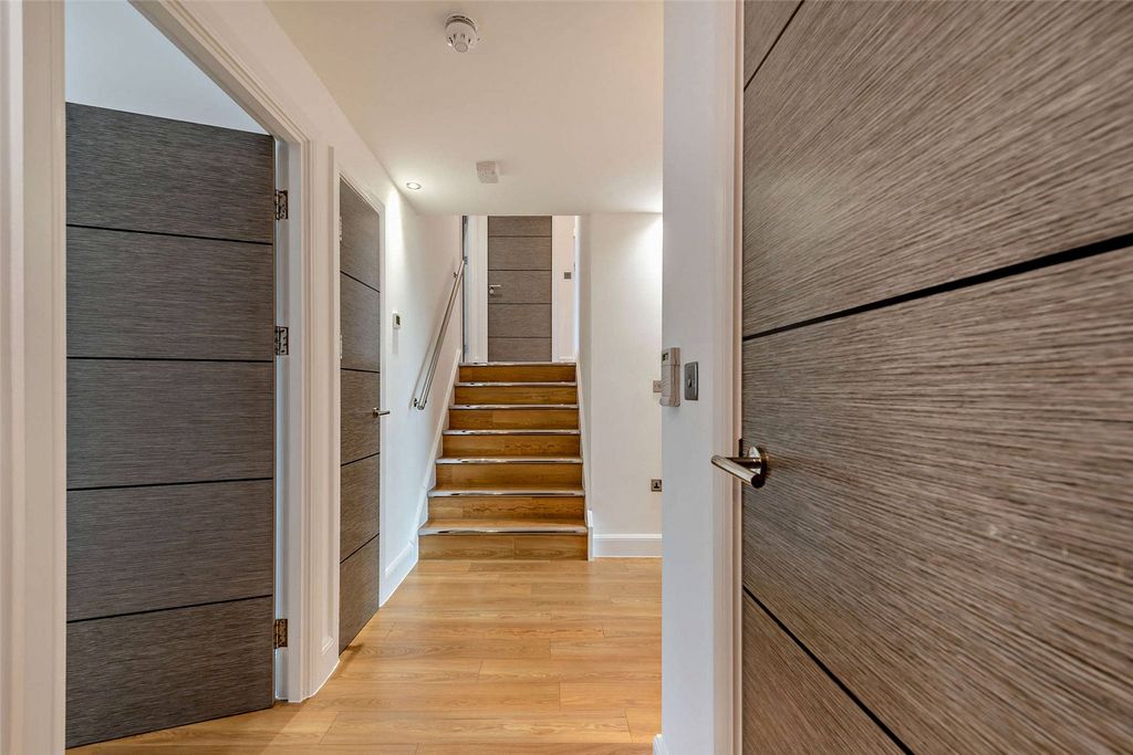 Additional image 13 of 2 bed flat for saleBattery Road, Tenby, Pembrokeshire SA70