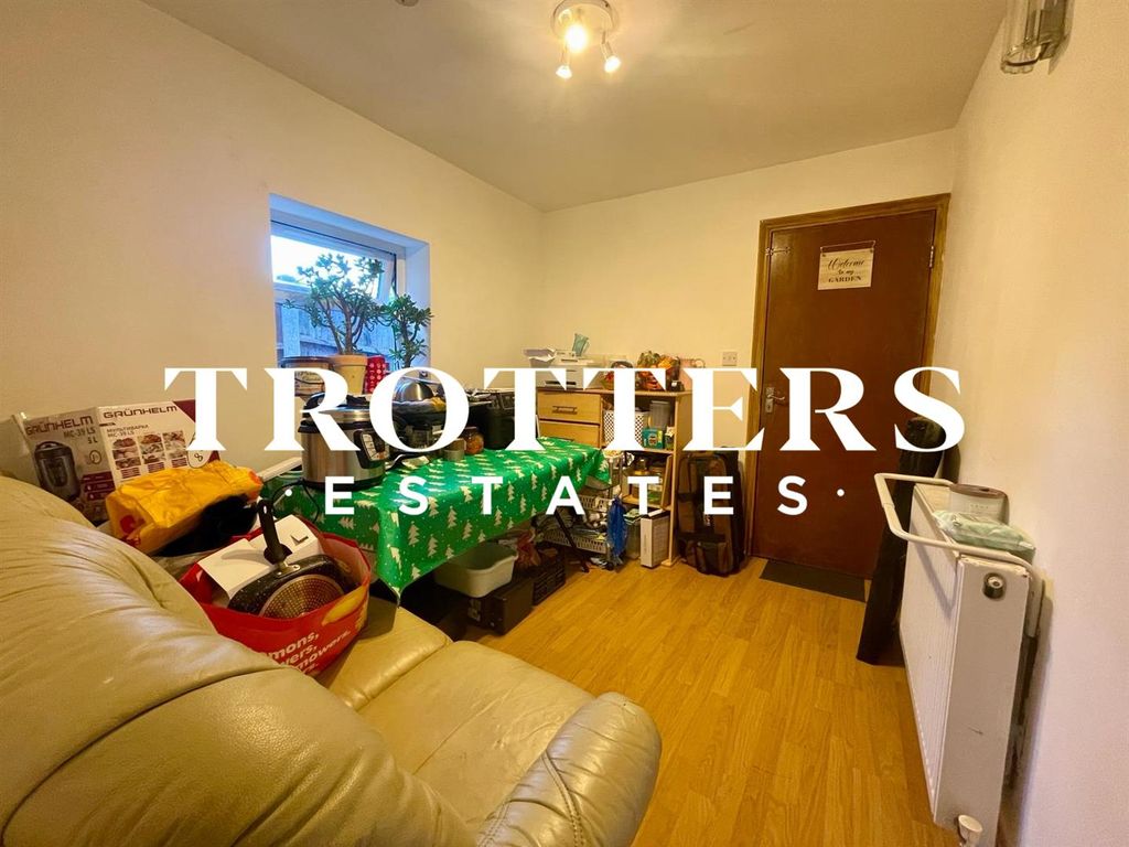 Property photo 3 of 16 Untitled Design (10).Png