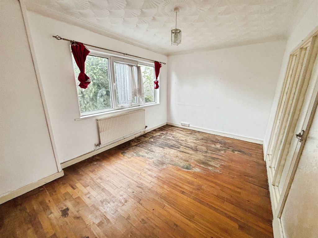 Property photo 2 of 34