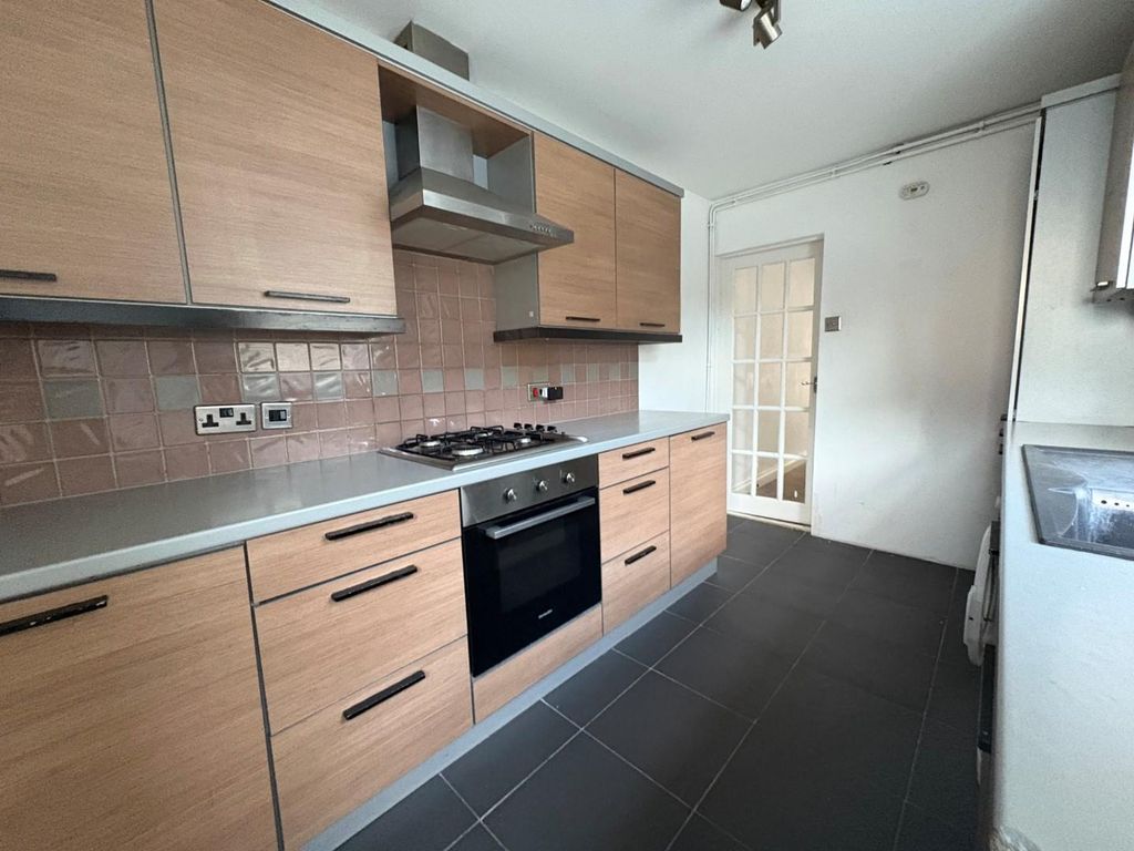 Property photo 2 of 8 14.Jpg