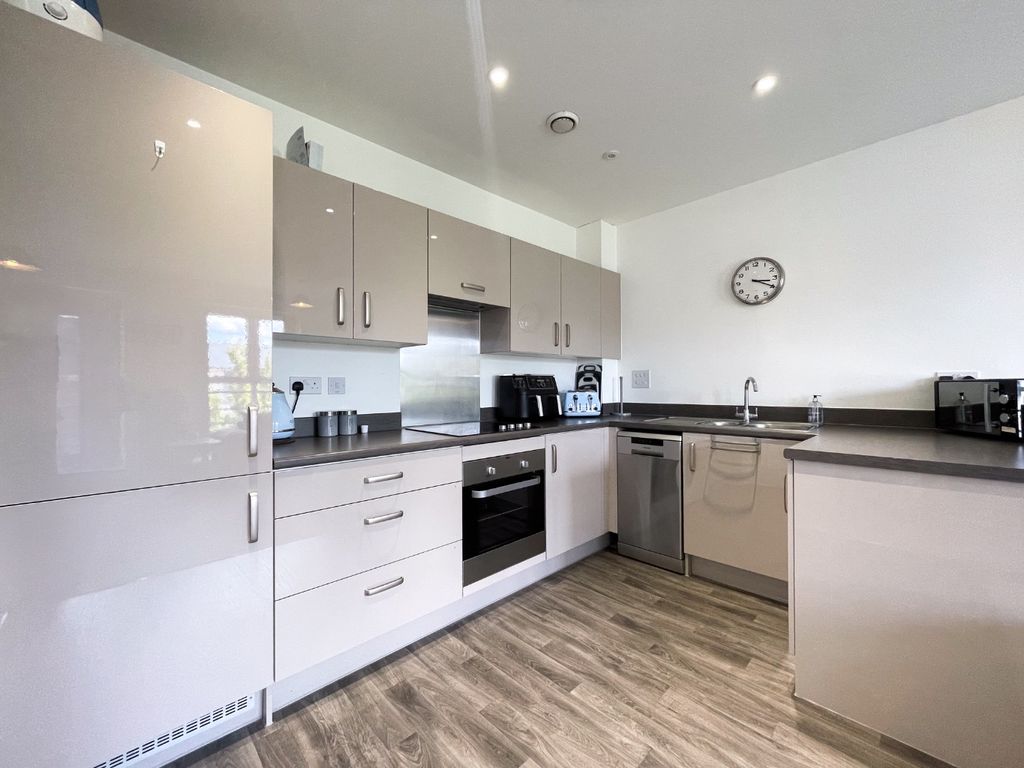 Property photo 3 of 13 4323496