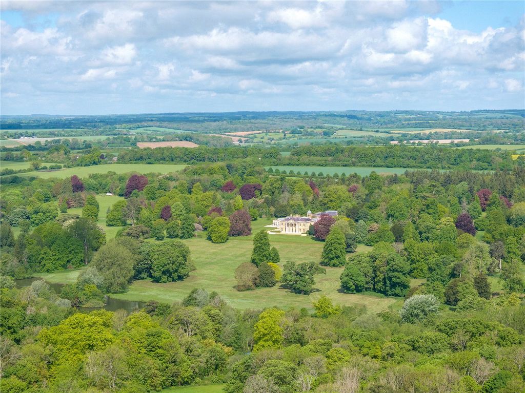 Property photo 1 of 28 Laverstoke Park