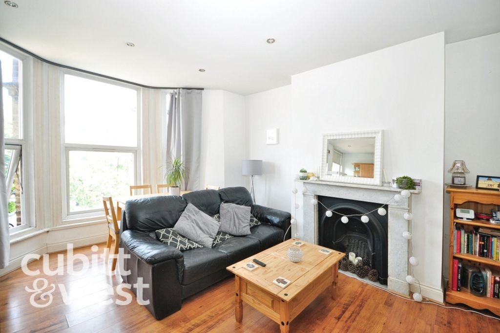 Property photo 2 of 9