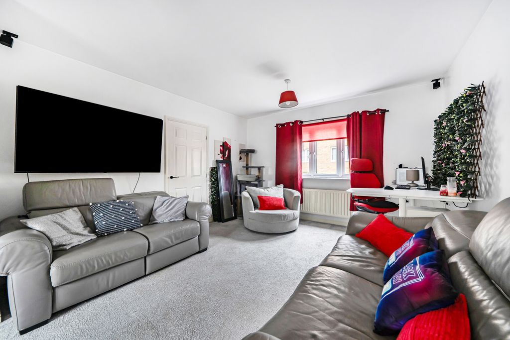 Property photo 2 of 8 1409718-10-699314...