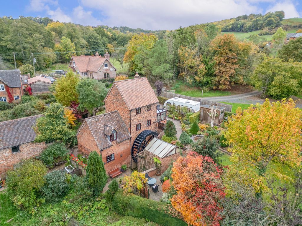 Property photo 1 of 32