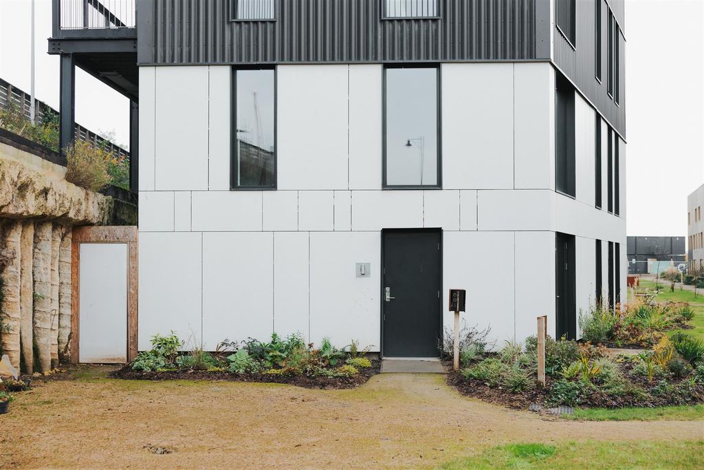 Property photo 2 of 13 Lwp11579.Jpg