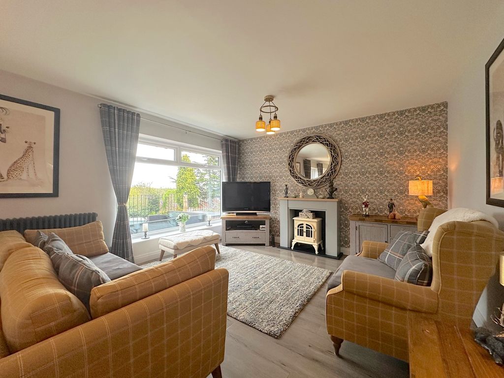 Property photo 3 of 44