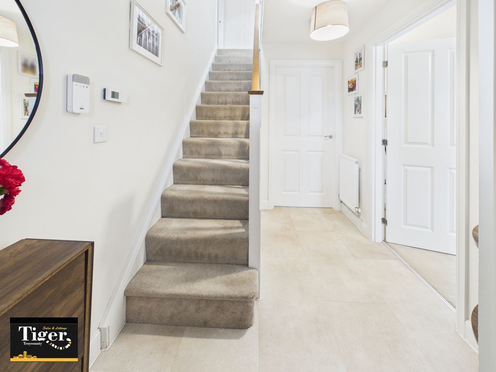 Property photo 2 of 28 Cam01931G0-Pr0326-Still005