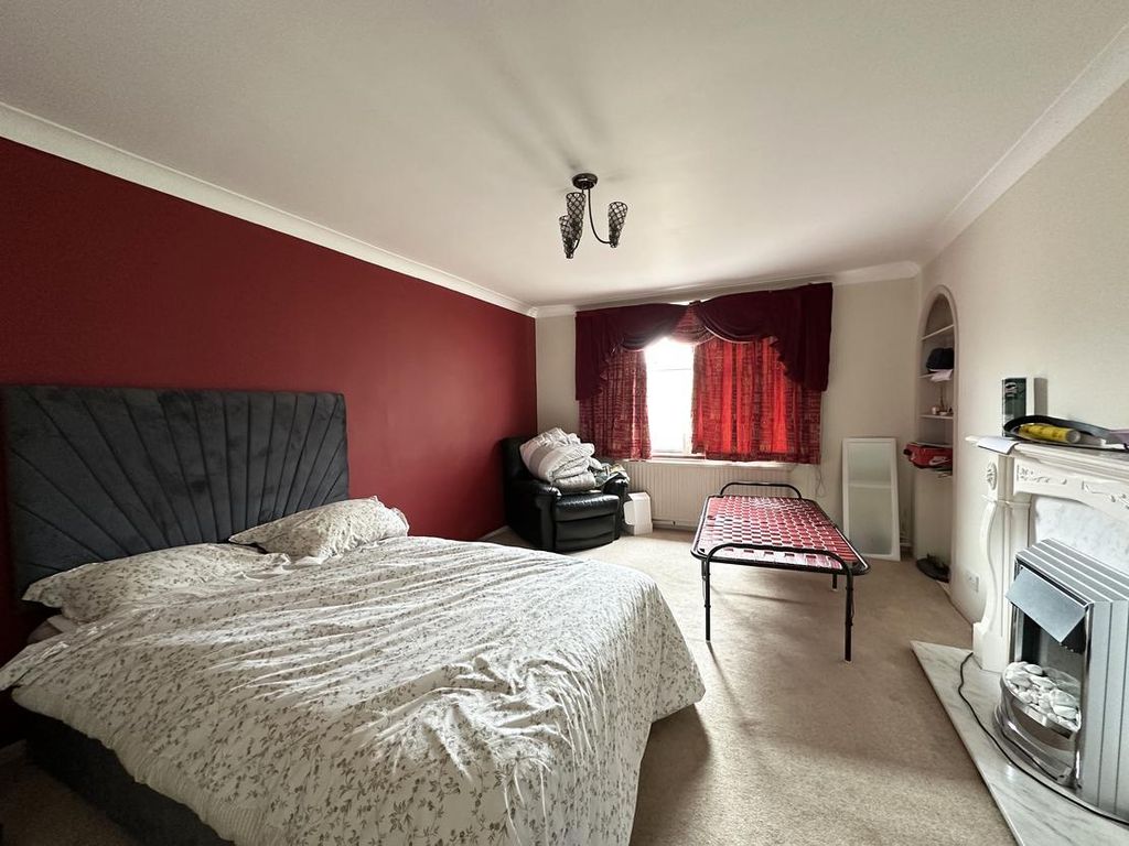Property photo 1 of 4 5813160-10.Jpg