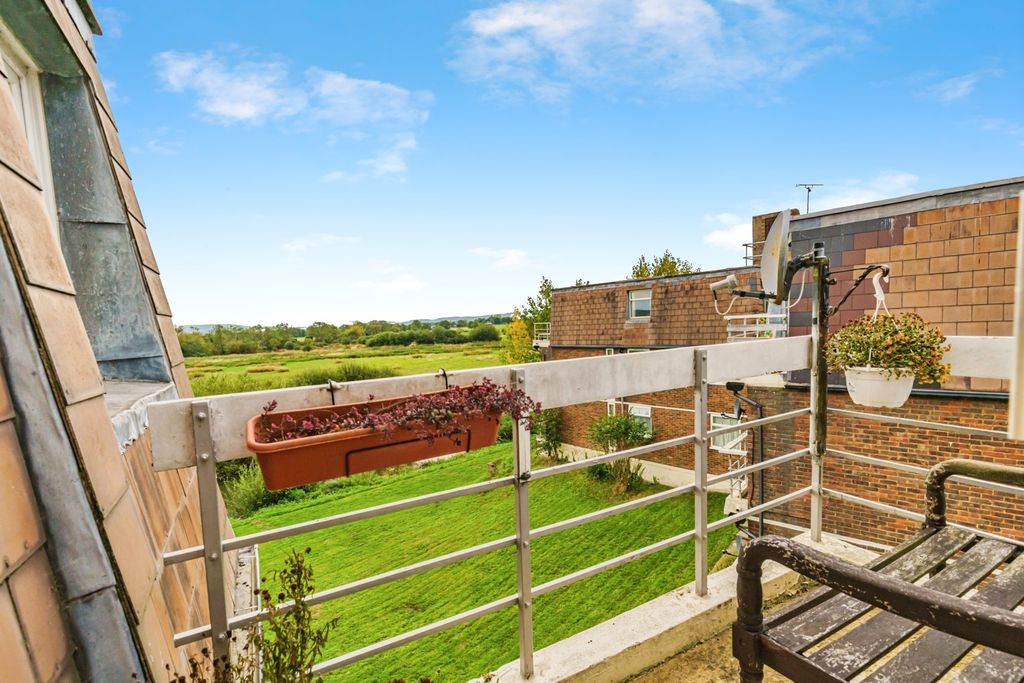 Property photo 2 of 17 Photo