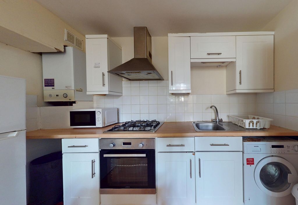 Property photo 2 of 15 Kitchen