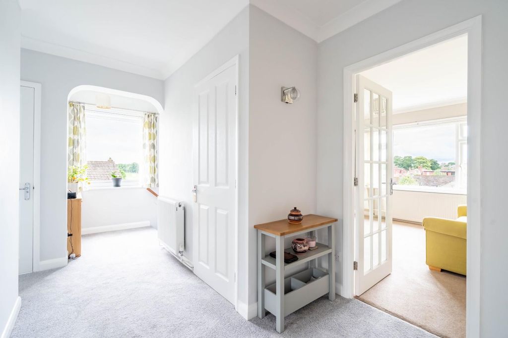 Property photo 2 of 15 2 St James Mount Interiors