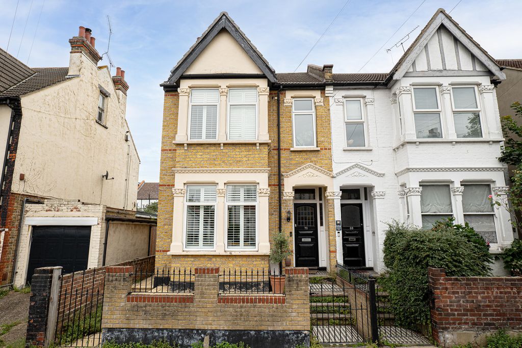 Property photo 1 of 26