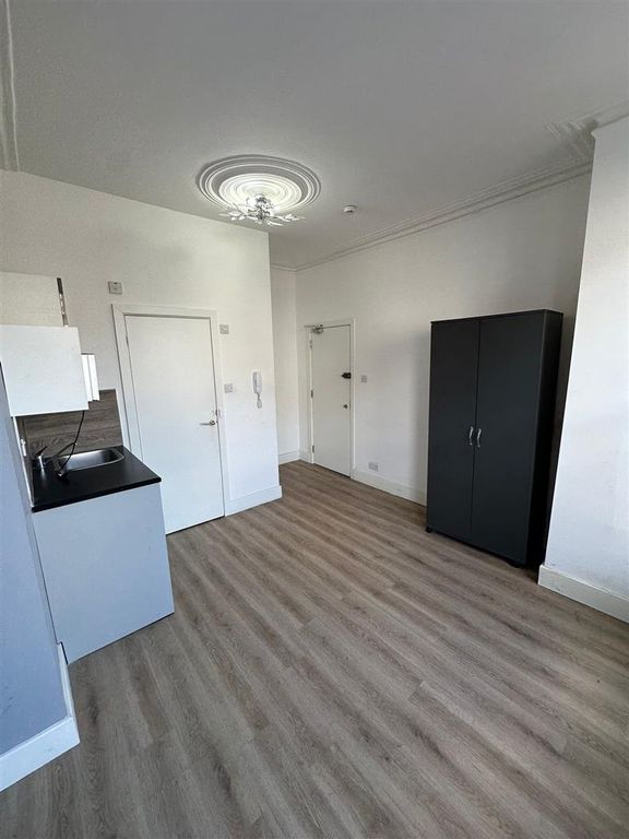 Property photo 1 of 4 Flat 1 Thorpe Road.Jpg