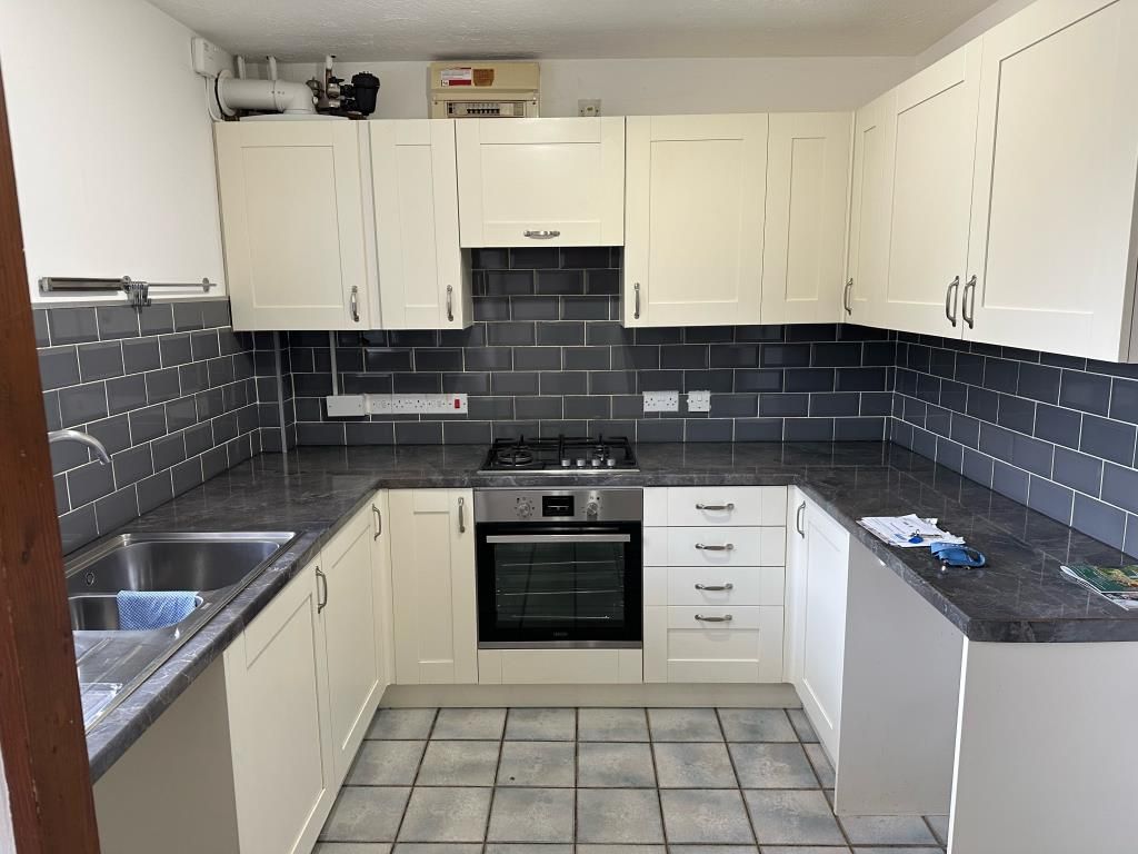 Property photo 2 of 14 .
