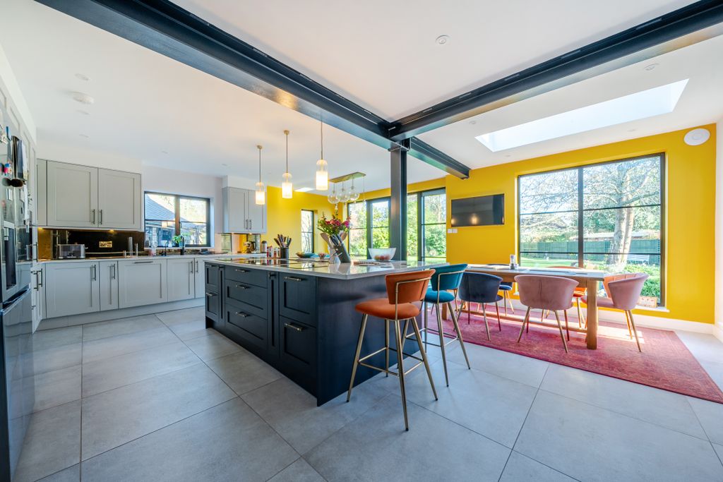 Property photo 3 of 13