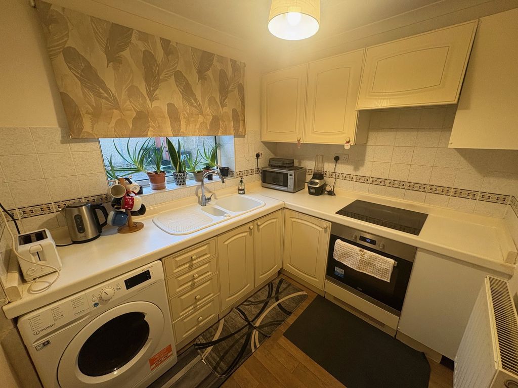 Property photo 2 of 6