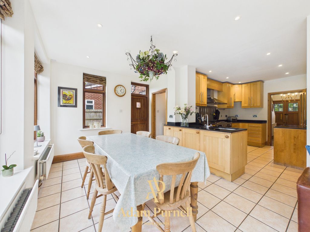Property photo 2 of 37