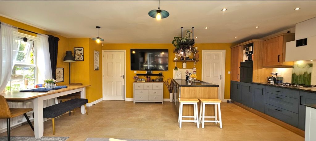 Property photo 3 of 30 Img_7668