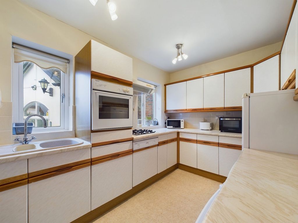 Property photo 3 of 28