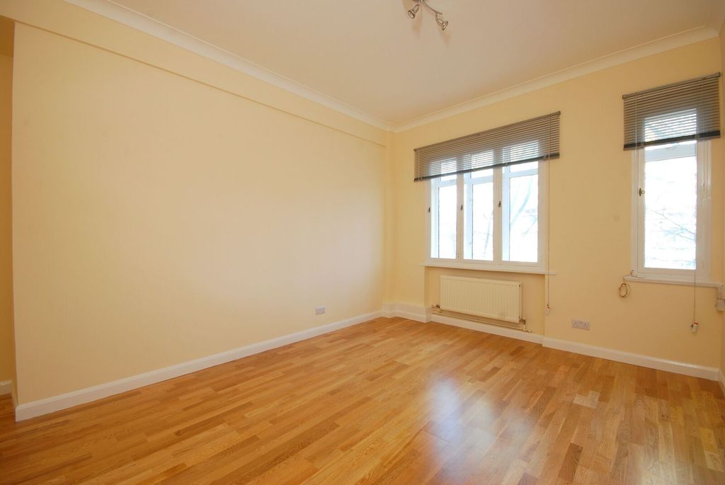 Property photo 3 of 4