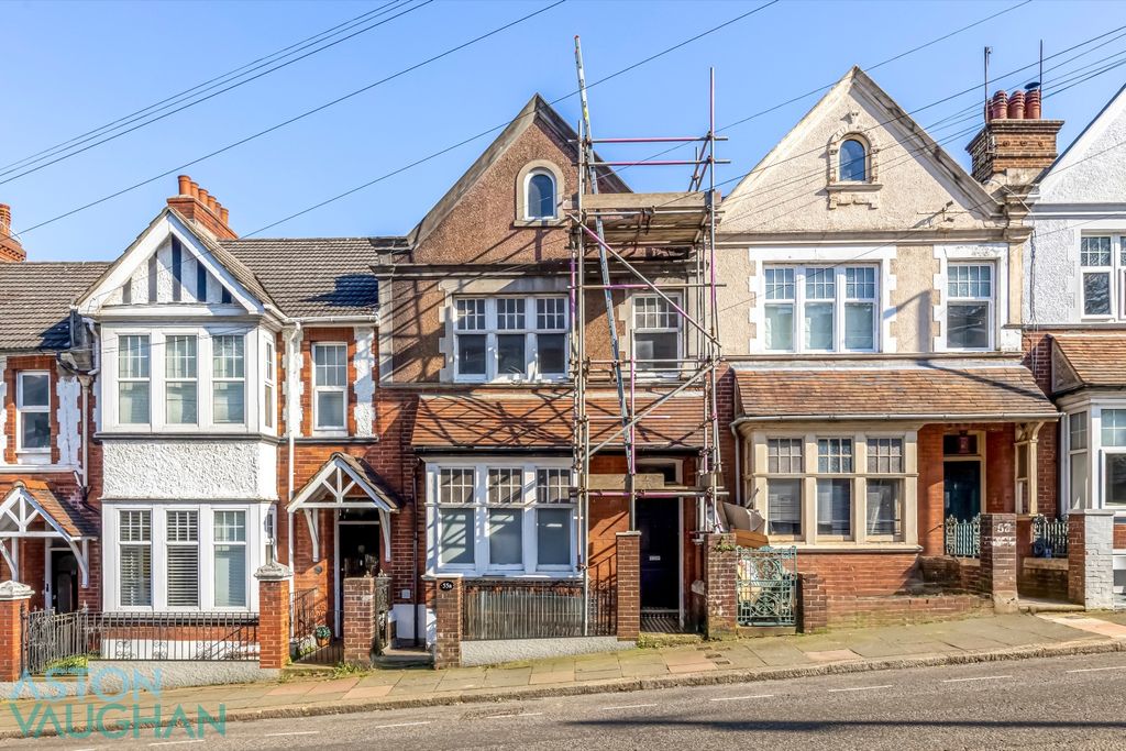 Property photo 1 of 13 4954271