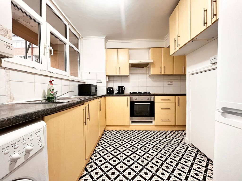 Property photo 2 of 8