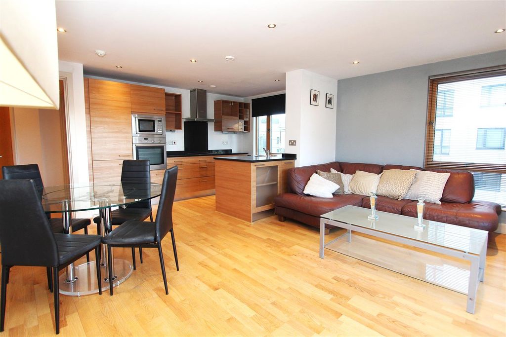 Property photo 1 of 11 Living Room 2.Jpg