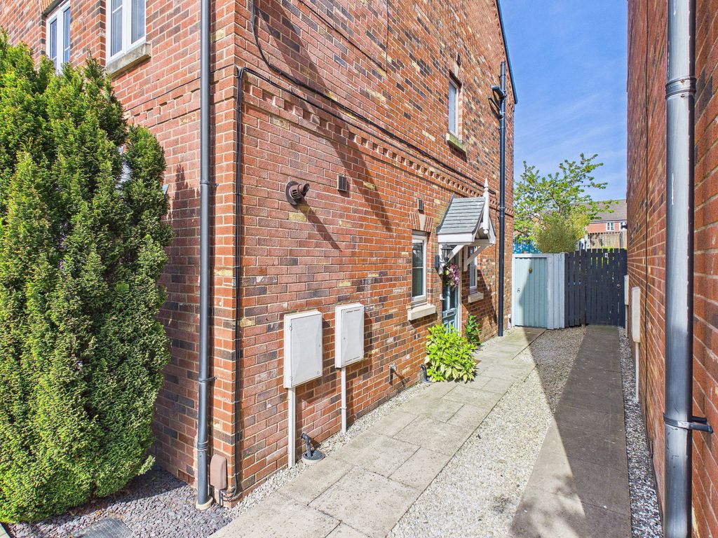 Property photo 3 of 24