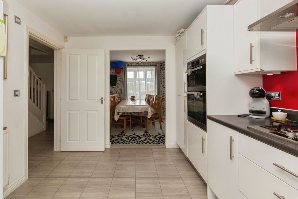 Property photo 3 of 16 Photo