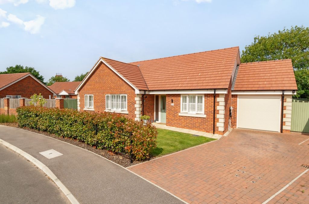 Property photo 1 of 27 -684991282E537-l-1307195-1-68496d0d00E2A