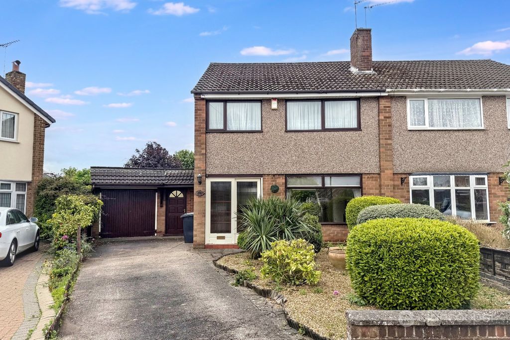 Property photo 1 of 17 5201401