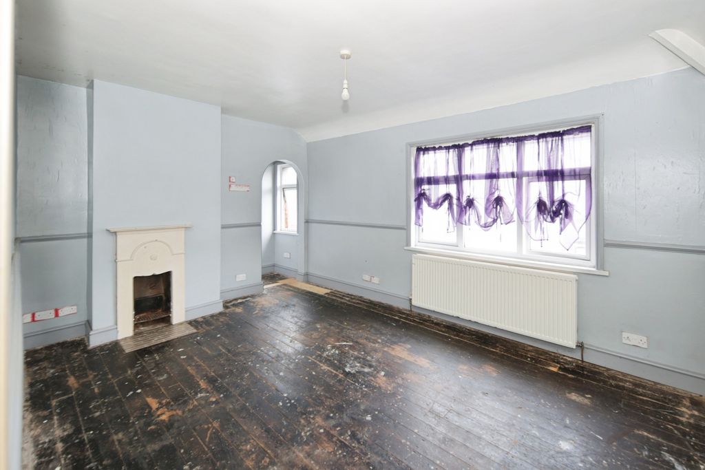 Property photo 3 of 18 Photo