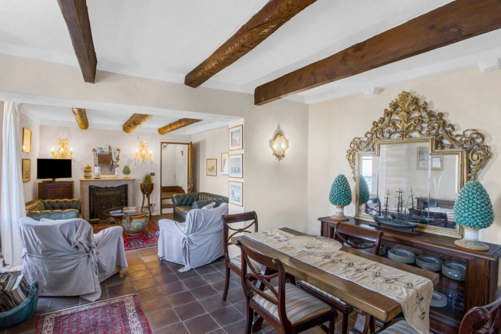 Property photo 2 of 35